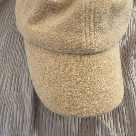 Cream Cap - Picture 2 of 2